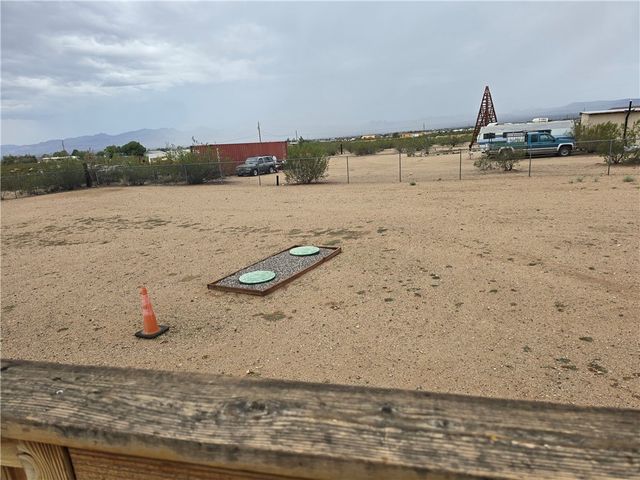 3689 N Avra Road, Golden Valley, AZ 86413