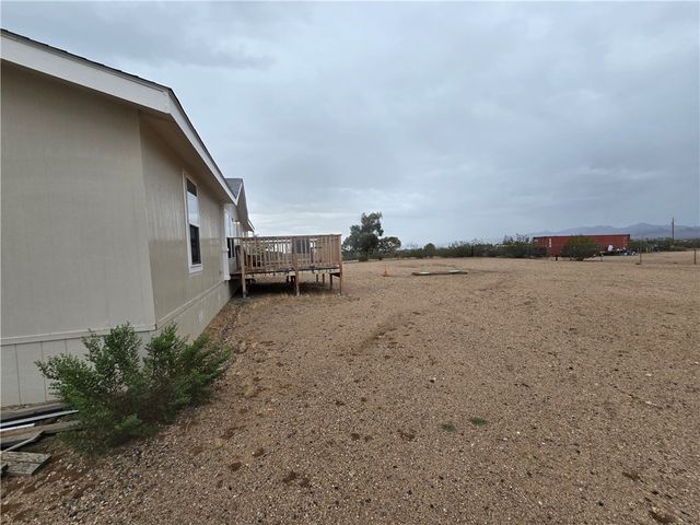 3689 N Avra Road, Golden Valley, AZ 86413