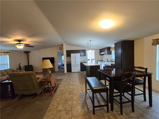 3689 N Avra Road, Golden Valley, AZ 86413