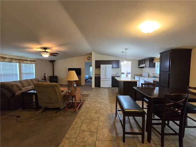 3689 N Avra Road, Golden Valley, AZ 86413