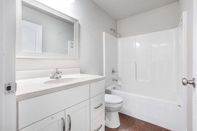 2502, 2503 Kody, Melissa & Courtney, West Plains, MO 65775