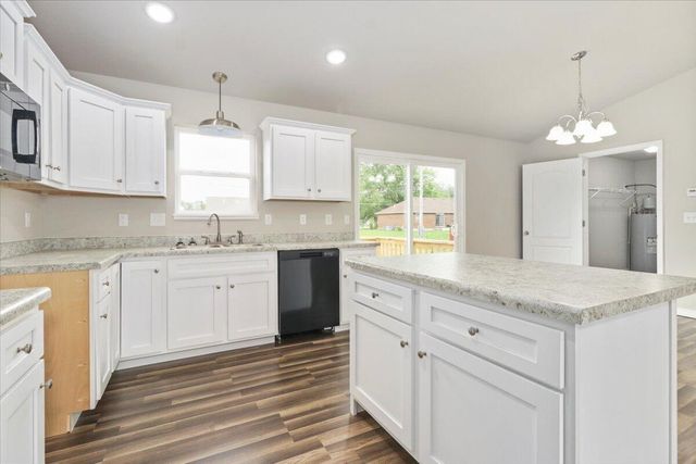 2502, 2503 Kody, Melissa & Courtney, West Plains, MO 65775