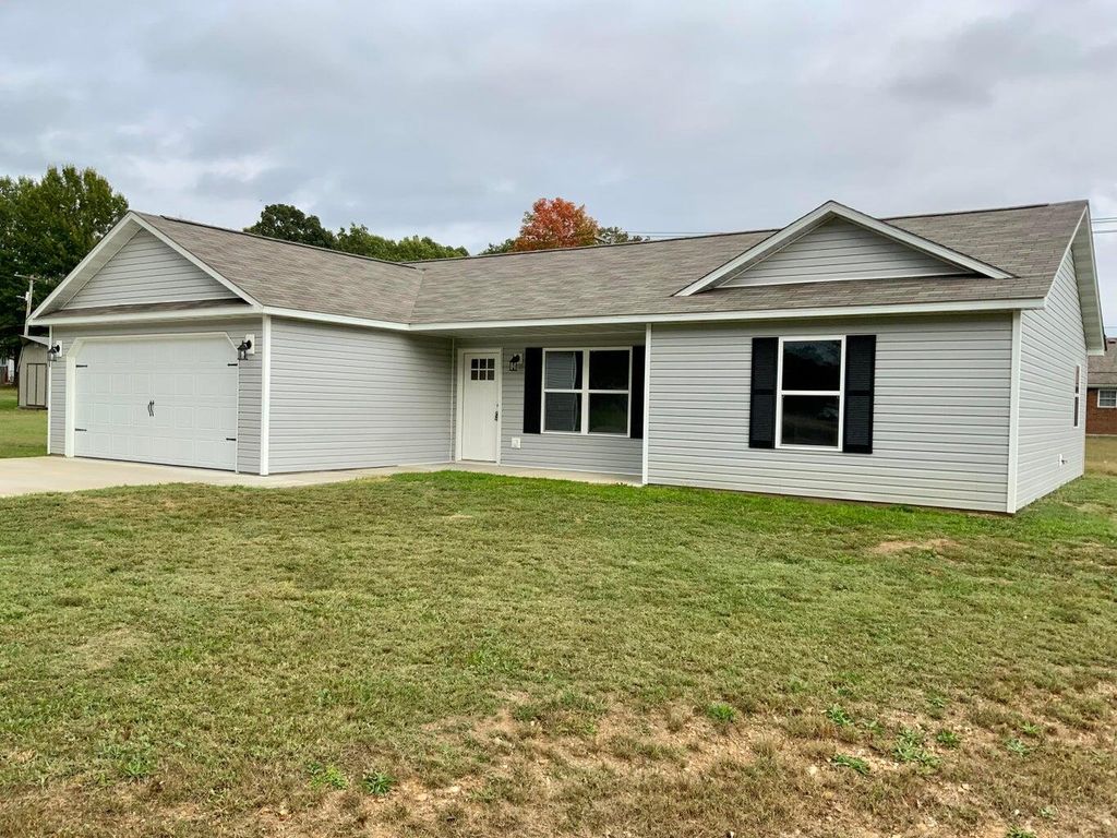 2502, 2503 Kody, Melissa & Courtney, West Plains, MO 65775