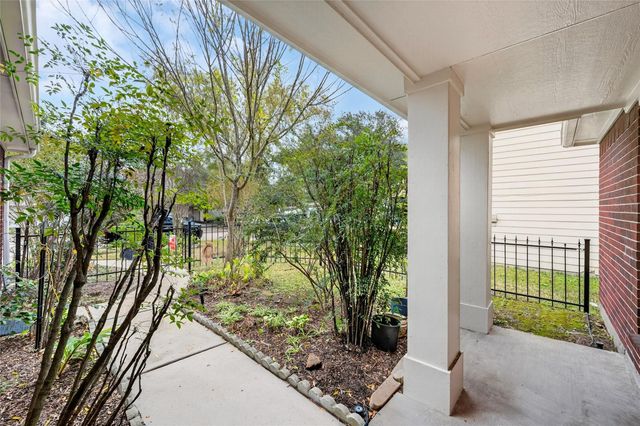 2135 Falling Oaks Road, Houston, TX 77038