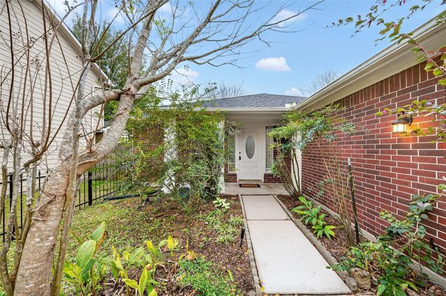 2135 Falling Oaks Road, Houston, TX 77038