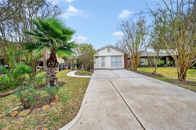 2135 Falling Oaks Road, Houston, TX 77038