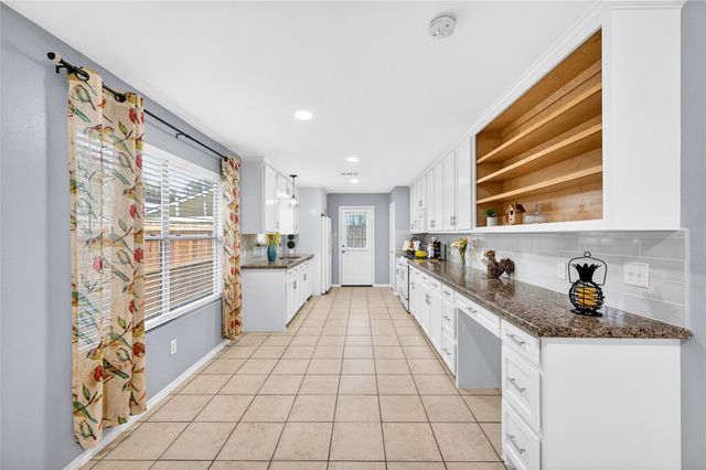 2135 Falling Oaks Road, Houston, TX 77038