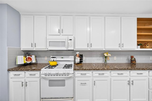 2135 Falling Oaks Road, Houston, TX 77038