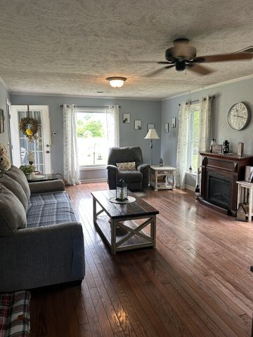 3655 Waynesboro Hwy, Lawrenceburg, TN 38464