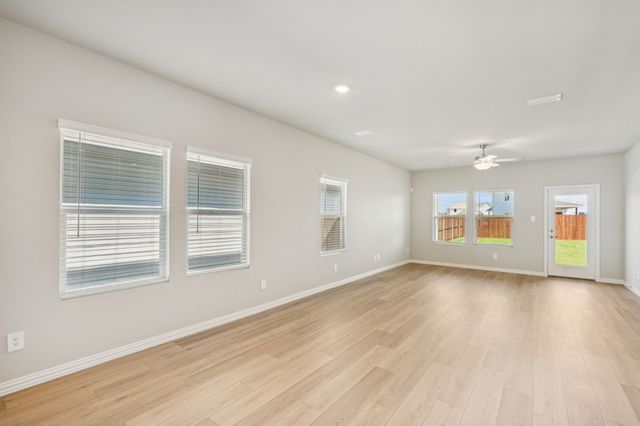 703 Leavenworth Drive, Princeton, TX 75071