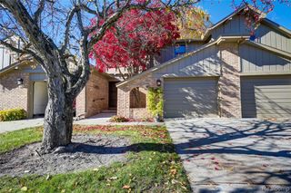 1946 White Birch Court, Rochester Hills, MI 48309