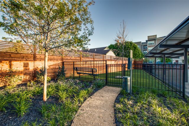 2721 Wingate Street 203, Fort Worth, TX 76107
