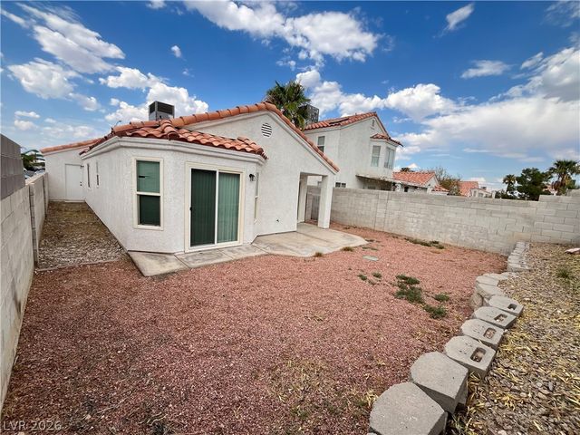 6633 LUND Drive, Las Vegas, NV 89108