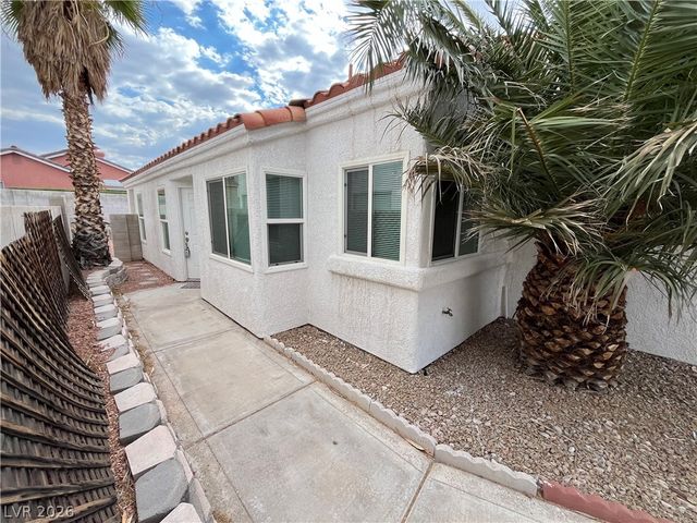 6633 LUND Drive, Las Vegas, NV 89108