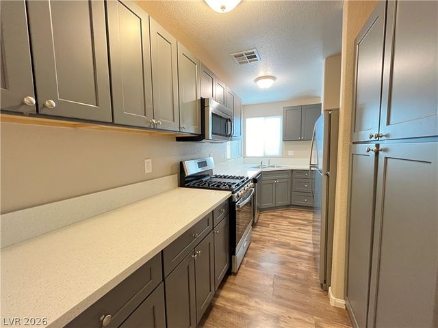 6633 LUND Drive, Las Vegas, NV 89108