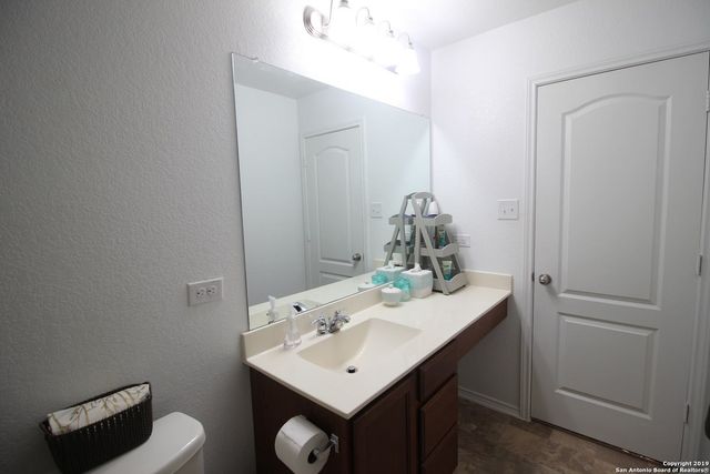 1407 BLUE JAY CT, San Antonio, TX 78245