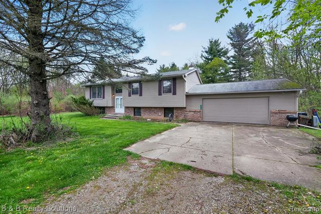 2467 N Lake George Road, Metamora, MI 48455