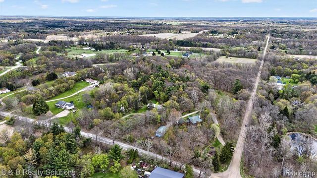 2467 N Lake George Road, Metamora, MI 48455