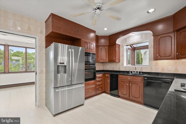 3007 OLIVER ST NW, Washington, DC 20015