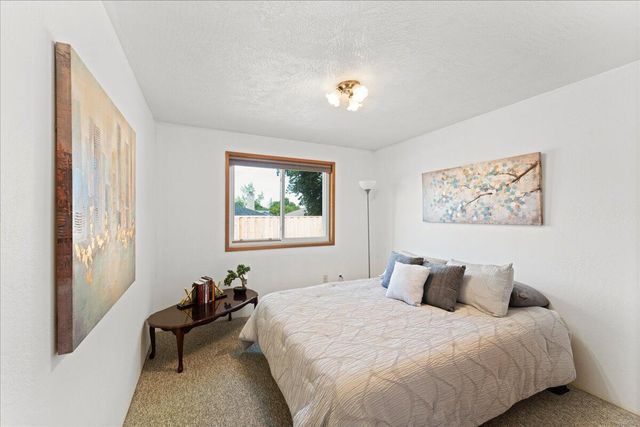 1841 Cascadia Circle, Medford, OR 97504