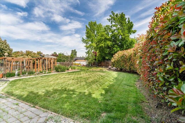 1841 Cascadia Circle, Medford, OR 97504