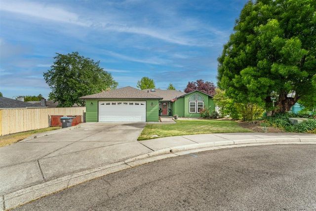 1841 Cascadia Circle, Medford, OR 97504