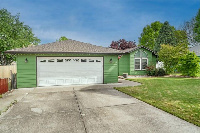 1841 Cascadia Circle, Medford, OR 97504