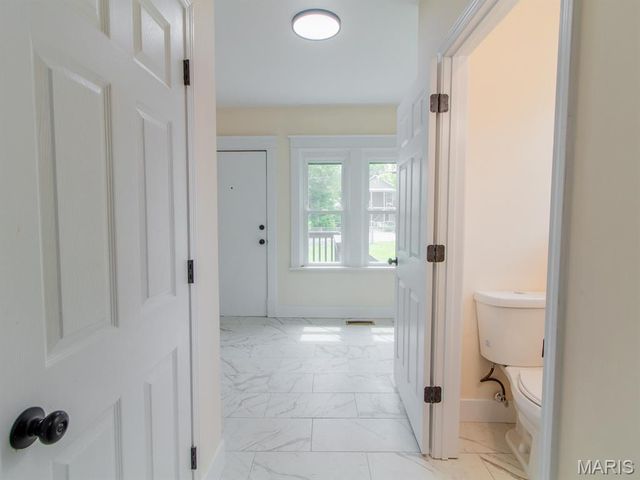 6212 Michigan Avenue, St Louis, MO 63111