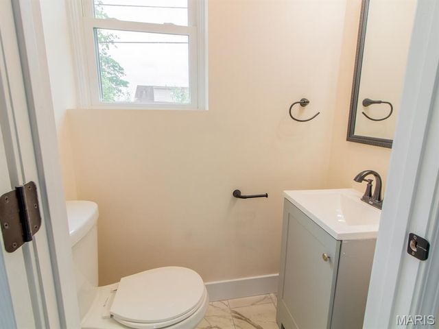6212 Michigan Avenue, St Louis, MO 63111