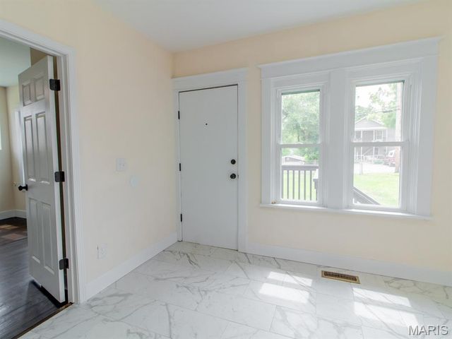 6212 Michigan Avenue, St Louis, MO 63111