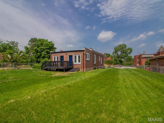 6212 Michigan Avenue, St Louis, MO 63111