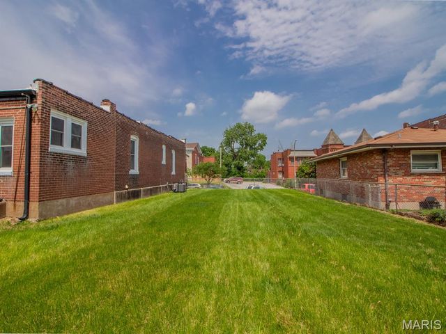 6212 Michigan Avenue, St Louis, MO 63111