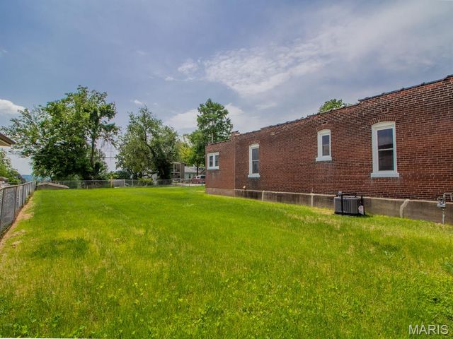 6212 Michigan Avenue, St Louis, MO 63111