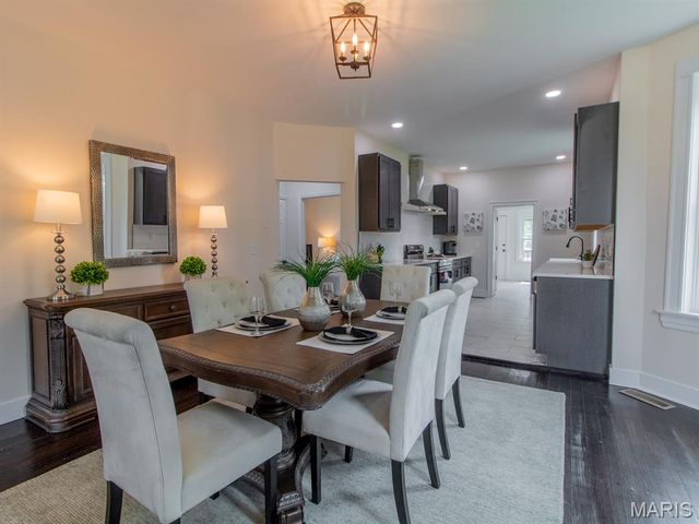 6212 Michigan Avenue, St Louis, MO 63111