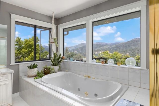 41723 Yosemite Pines, Oakhurst, CA 93644