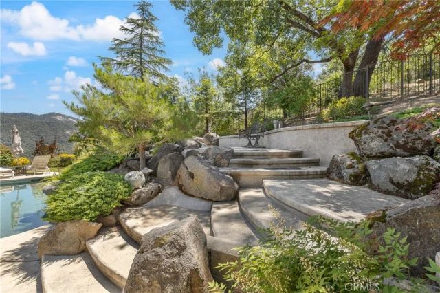 41723 Yosemite Pines, Oakhurst, CA 93644