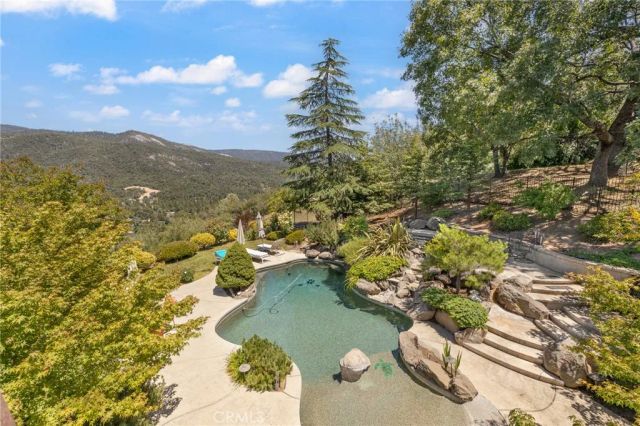 41723 Yosemite Pines, Oakhurst, CA 93644