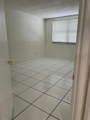 10241 NW 9th St Cir 213-5, Miami, FL 33172