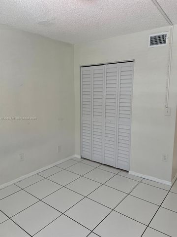 10241 NW 9th St Cir 213-5, Miami, FL 33172