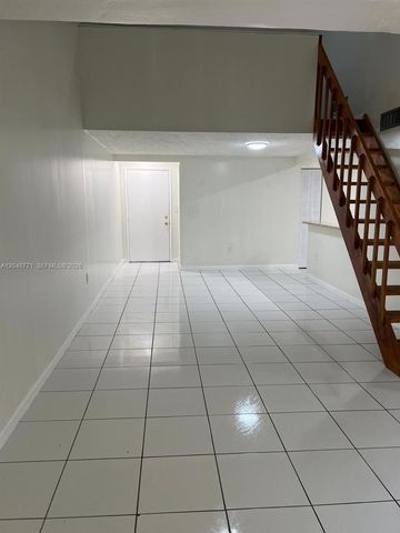 10241 NW 9th St Cir 213-5, Miami, FL 33172