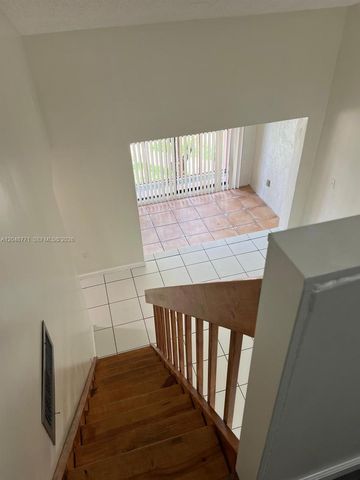 10241 NW 9th St Cir 213-5, Miami, FL 33172
