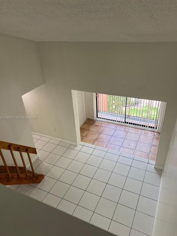 10241 NW 9th St Cir 213-5, Miami, FL 33172