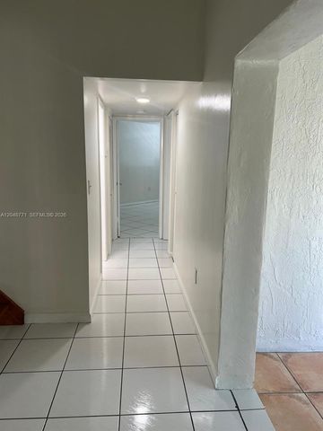 10241 NW 9th St Cir 213-5, Miami, FL 33172