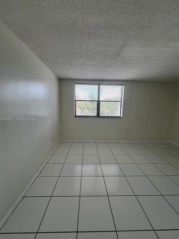 10241 NW 9th St Cir 213-5, Miami, FL 33172