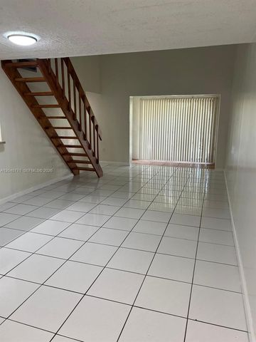 10241 NW 9th St Cir 213-5, Miami, FL 33172