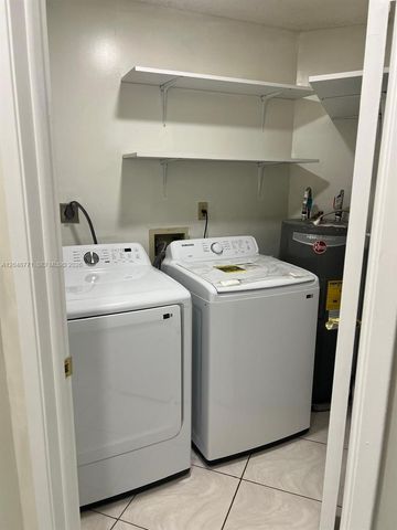 10241 NW 9th St Cir 213-5, Miami, FL 33172
