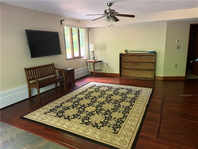 3137 Harts Run Rd, Hampton, PA 15101
