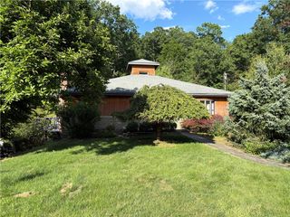 3137 Harts Run Rd, Hampton, PA 15101