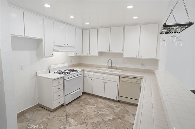 330 N Jackson 116, Glendale, CA 91206