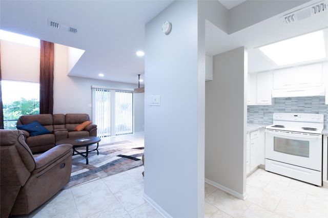 38 Regency Point, Conroe, TX 77356